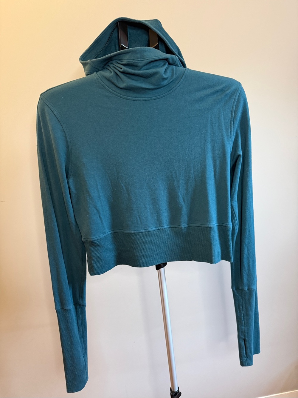 lululemon athletica Teal Cropped Hooded Long-Sleeve Top